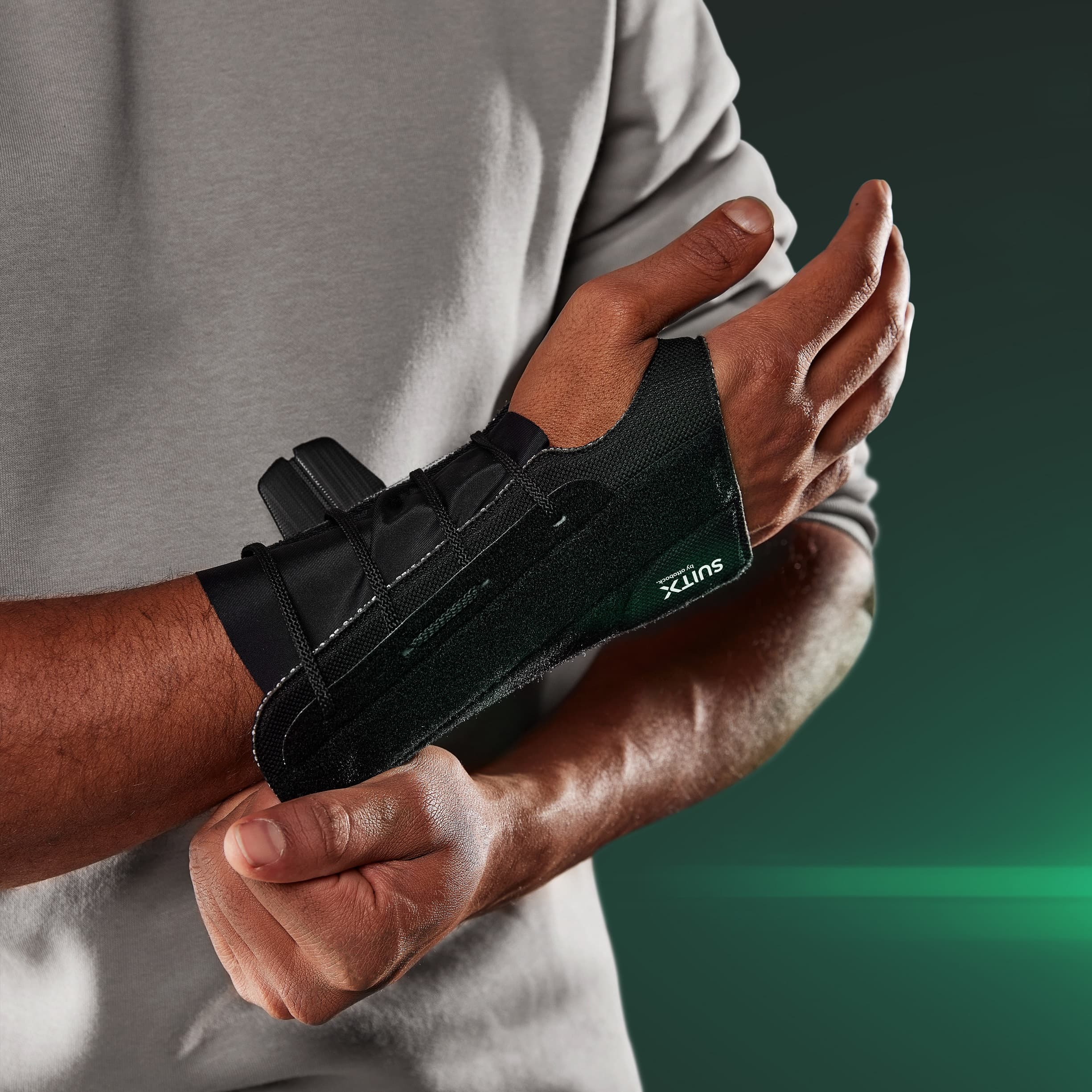 Pull-2-Lock機構で固定